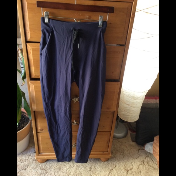 Lululemon pants - Picture 2 of 7